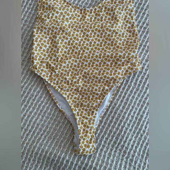 Out From Under daisy one piece - Picture 4 of 10